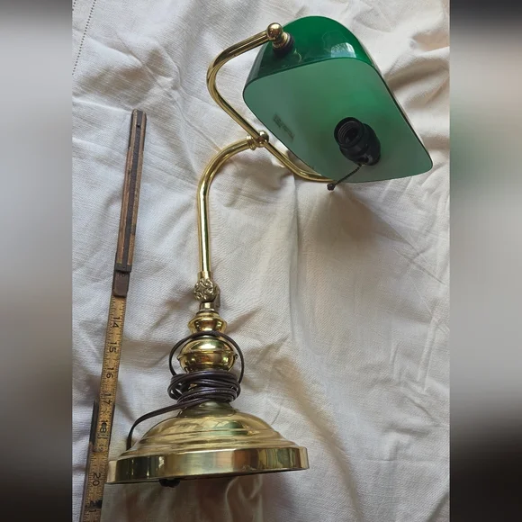 Elegant Green and Gold Banker's Lamp - Picture 11 of 12